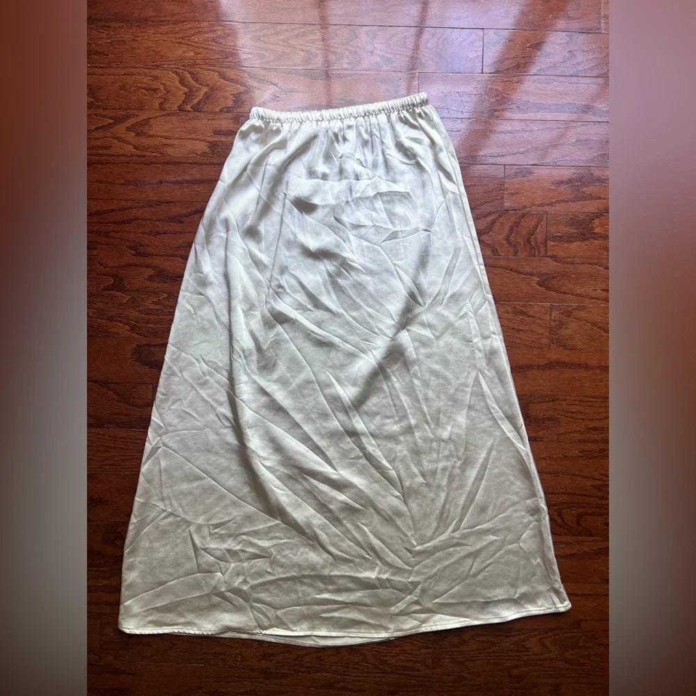 Women's Cream Elastic-Waist Maxi Skirt